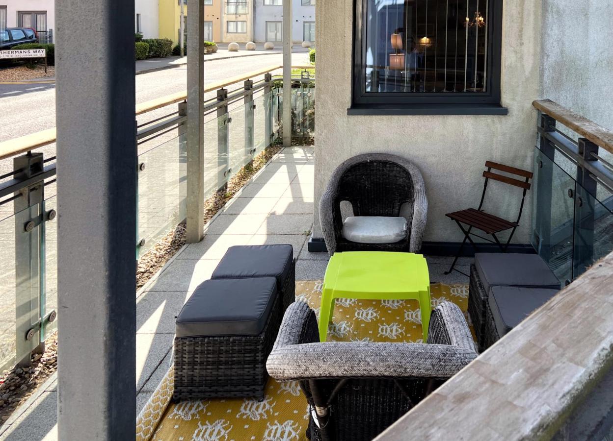 Appartamento Retro Seaside Apt With Patio Swansea Esterno foto