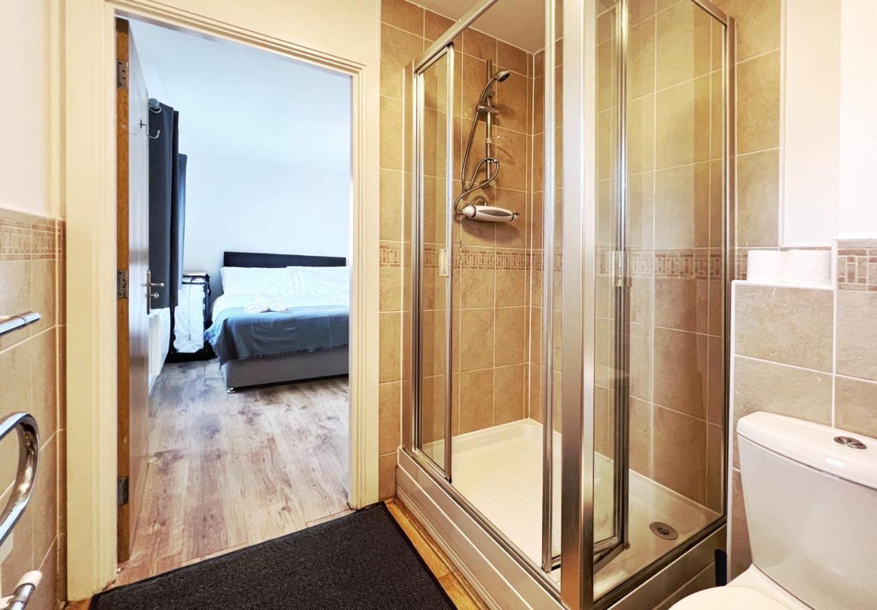 Appartamento Retro Seaside Apt With Patio Swansea Esterno foto