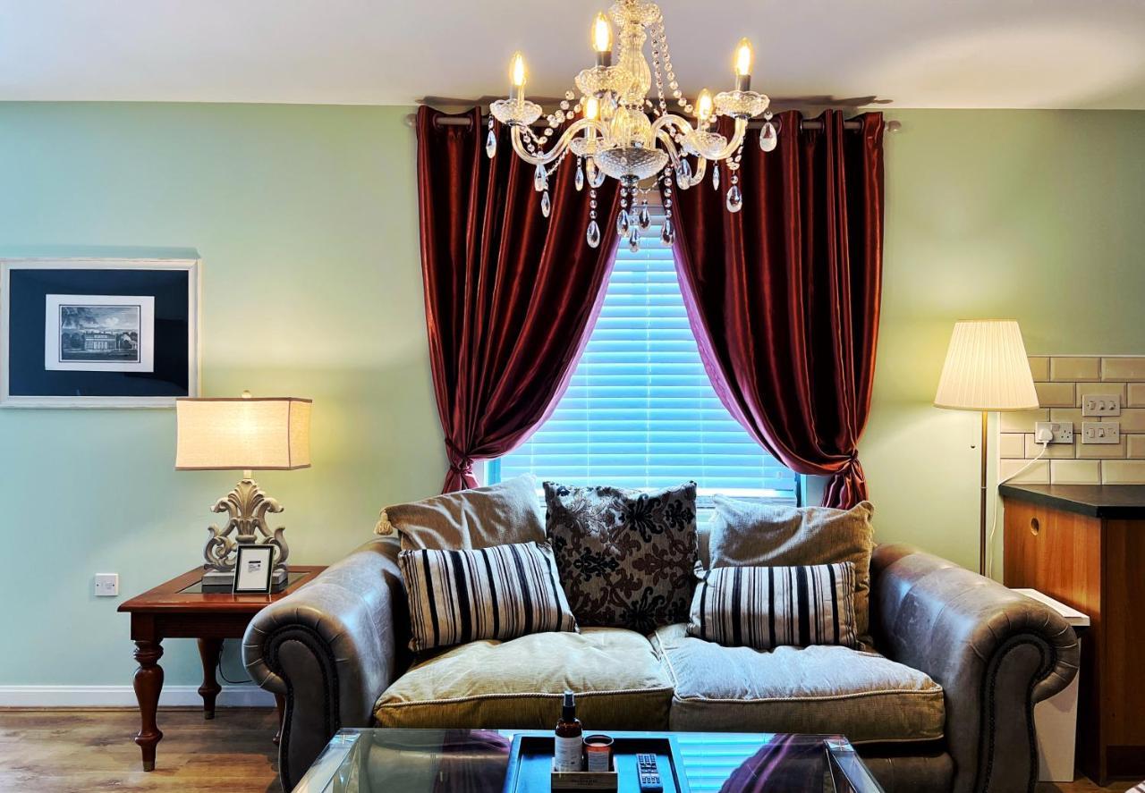 Appartamento Retro Seaside Apt With Patio Swansea Esterno foto